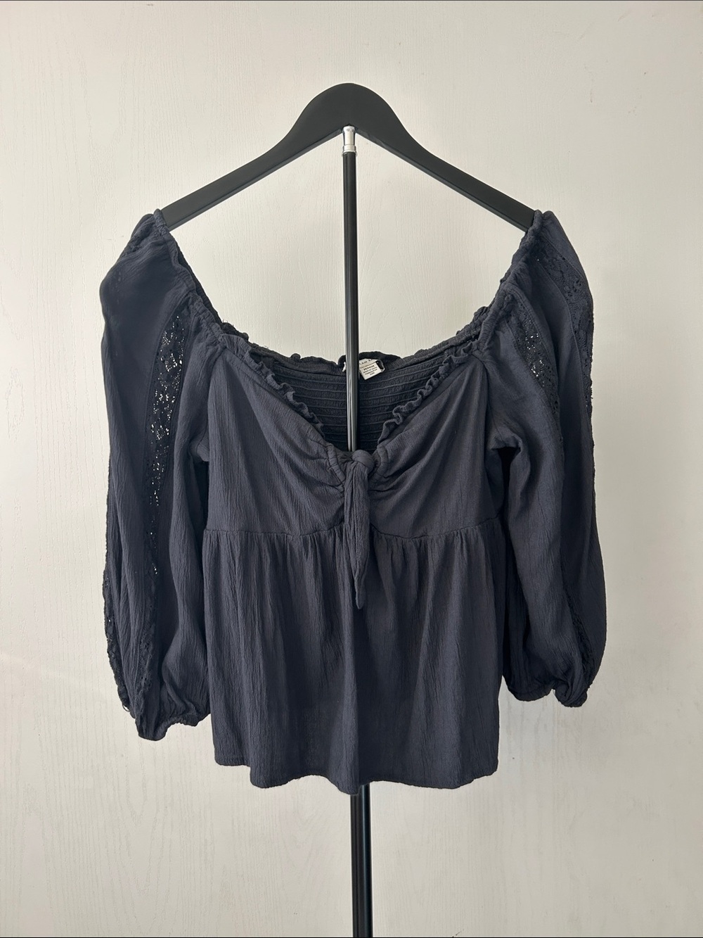 American Eagle Outfitters Gray Off-Shoulder Tie-Front Peasant Top